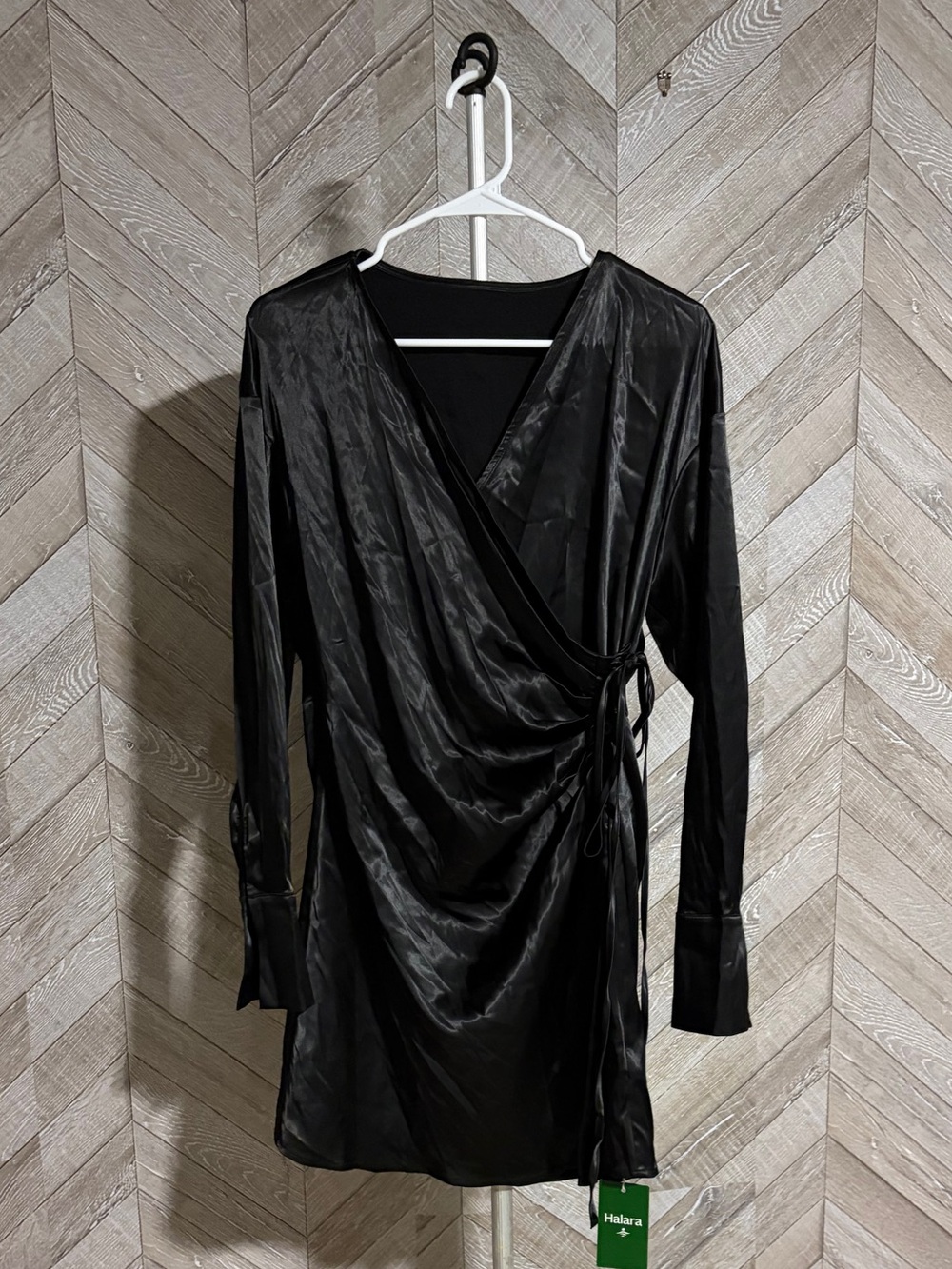 HALARA Black Long-Sleeve Wrap Dress